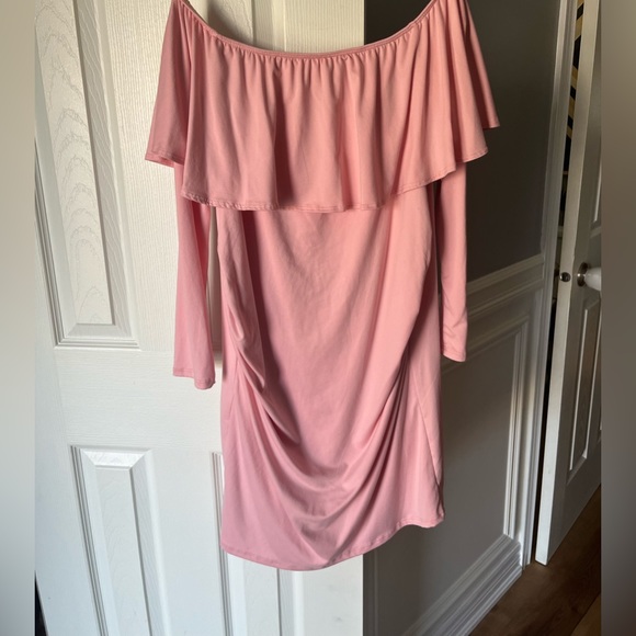 Off shoulder maternity dress - Picture 2 of 2